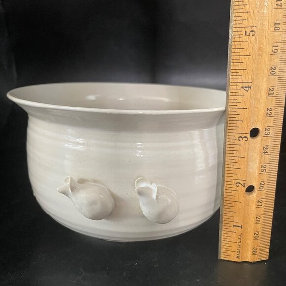 Studio Pottery Bowl White with Applied Flowers or Mice 6" Wide 3.5" Tall Signed - Picture 11 of 12
